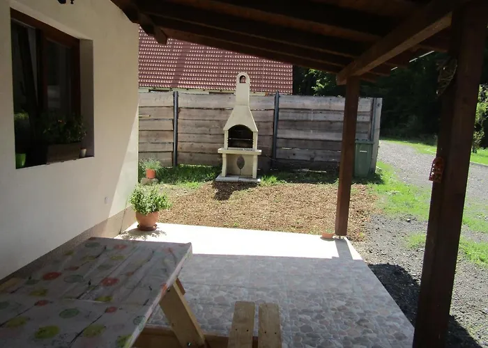 Rekreacni Dum V Brdech Pod Svatou Annou